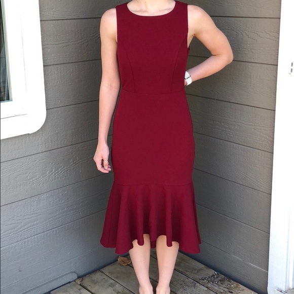 ✨Host Pick- Aakaa Burgundy Flutter Midi Dress - Picture 3 of 6